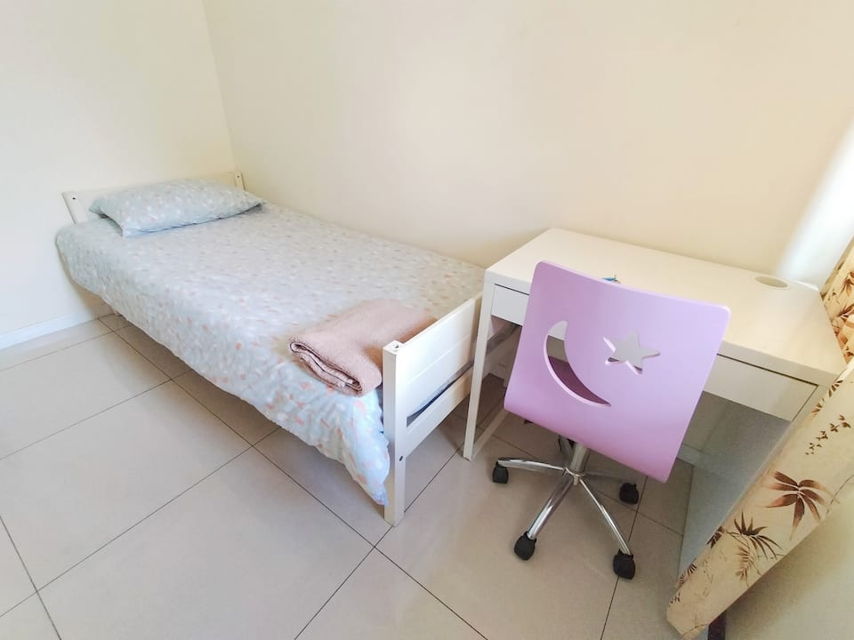 Cfamily 8N01 single bedroom