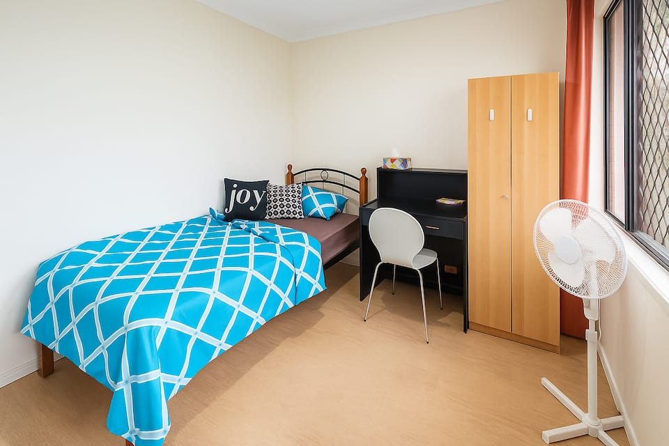 Cfamily M06 single bed room